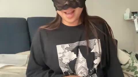 Snapshot of publicuniversalpussy chatting on 11-10-25, 01:10 publicuniversalpussy online show from 11-10-25, 01:10