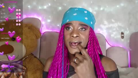 Snapshot of puca_eboony chatting on 02-05-25, 06:15 pucca online show from 02-05-25, 06:15