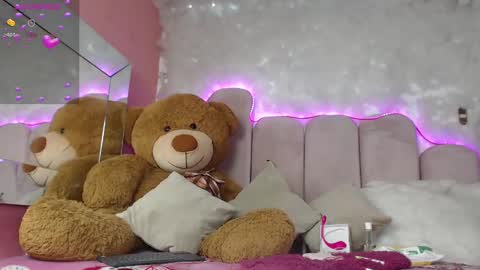 Snapshot of puca_eboony chatting on 02-10-25, 12:29 pucca online show from 02-10-25, 12:29