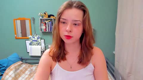 Snapshot of puoli chatting on 03-09-25, 06:32 Polly online show from 03-09-25, 06:32