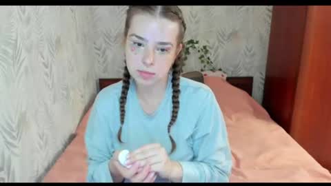 Snapshot of puoli chatting on 07-31-26, 07:02 Polly online show from 07-31-26, 07:02