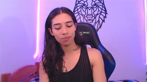 Snapshot of pupi_wolf chatting on 12-19-24, 04:46 Cris online show from 12-19-24, 04:46