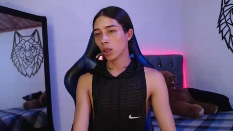 Snapshot of pupi_wolf chatting on 03-10-25, 07:29 Cris online show from 03-10-25, 07:29