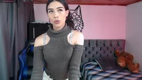 Cris online show from 06-15-26, 04:53