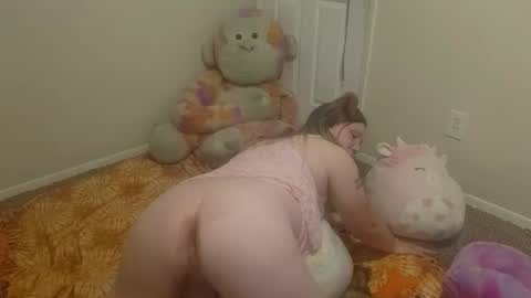 Snapshot of puppygirllovestobeg chatting on 05-26-26, 06:42 puppygirllovestobeg online show from 05-26-26, 06:42