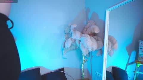 constant schedule Wednesday  Friday  Saturday  Sunday  The Rosemarie online show from 11-15-25, 06:22