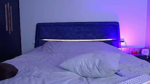 Julia online show from 04-15-26, 05:20