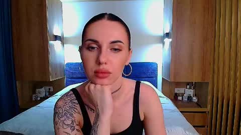 Julia online show from 06-04-26, 04:57