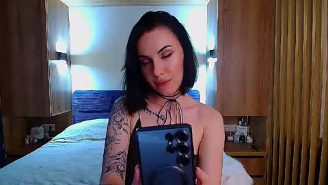 Julia online show from 06-06-26, 03:06