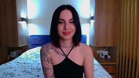 Julia online show from 06-18-26, 04:33