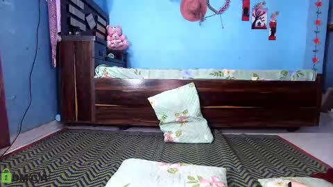 Snapshot of pureannuals chatting on 01-28-25, 05:54 Pureannuals online show from 01-28-25, 05:54