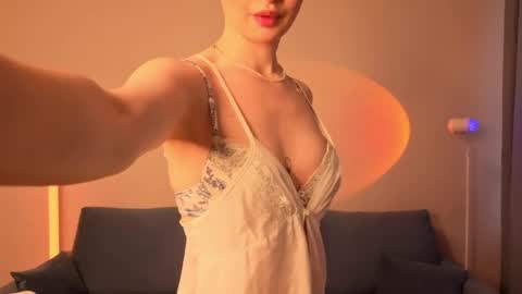 Snapshot of puree_eva chatting on 05-26-26, 03:24 Eva online show from 05-26-26, 03:24