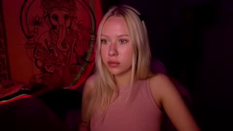 Snapshot of pureeangel chatting on 02-24-26, 07:23 Megan online show from 02-24-26, 07:23