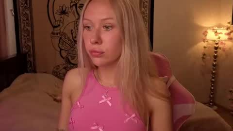 Snapshot of pureeangel chatting on 06-24-26, 02:05 Megan online show from 06-24-26, 02:05