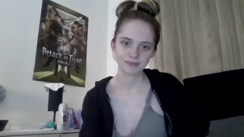 Snapshot of purepetitex1 chatting on 06-17-26, 01:19 roxy online show from 06-17-26, 01:19