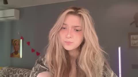 Bella online show from 03-25-26, 05:35