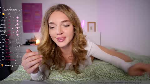 Snapshot of purple_baby chatting on 01-12-25, 01:27 Sasha  wait you here 6 of November. will celebrate my B- day online show from 01-12-25, 01:27