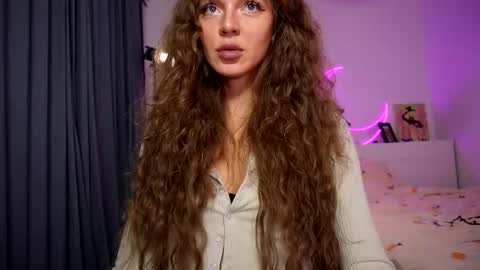 Snapshot of purple_baby chatting on 10-10-25, 01:21 Sasha  wait you here 6 of November. will celebrate my B- day online show from 10-10-25, 01:21