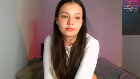 Snapshot of purple_peach chatting on 10-18-25, 12:50 Carolyn online show from 10-18-25, 12:50