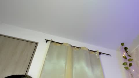 Snapshot of purplestar_ chatting on 01-20-25, 06:31 Sara online show from 01-20-25, 06:31