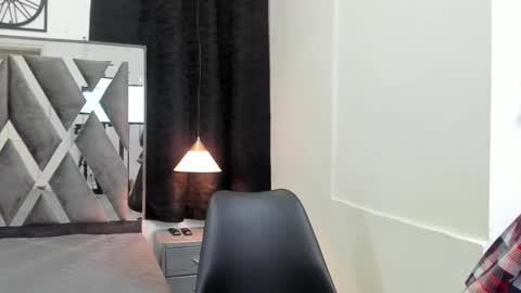 Snapshot of purplestar_ chatting on 12-14-25, 12:32 Sara online show from 12-14-25, 12:32