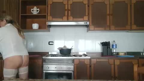 Mary online show from 10-20-25, 10:27