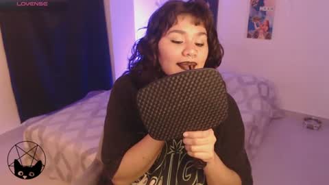 Mari online show from 06-25-26, 05:34
