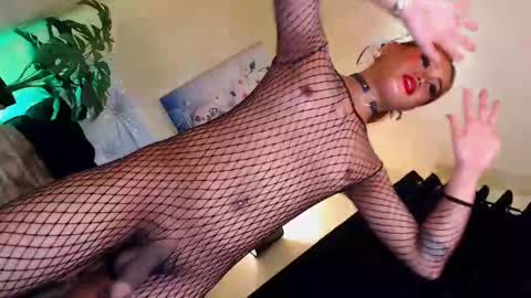 Snapshot of pussydoll07 chatting on 12-28-24, 09:30 pussydoll07 online show from 12-28-24, 09:30