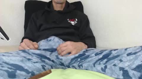 Snapshot of pussyhunterpt chatting on 01-17-25, 08:33 Ruck Fules online show from 01-17-25, 08:33