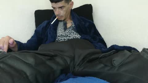 Snapshot of pussyhunterpt chatting on 02-15-25, 09:37 Ruck Fules online show from 02-15-25, 09:37