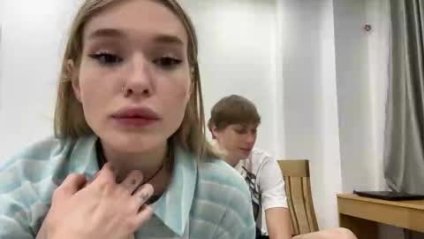 Snapshot of pussymoneywet chatting on 11-28-25, 03:04 Lina online show from 11-28-25, 03:04