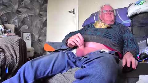 Genital sucker online show from 10-11-25, 12:36