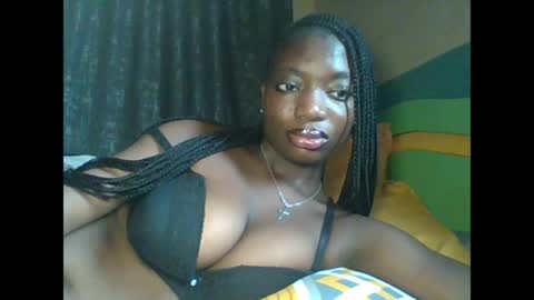 Snapshot of pweedy_ora chatting on 05-22-26, 10:21 ora online show from 05-22-26, 10:21