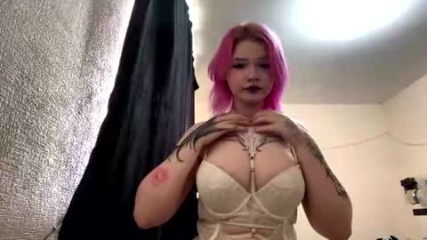 Snapshot of pyroteka chatting on 06-23-26, 03:10 pyroteka online show from 06-23-26, 03:10