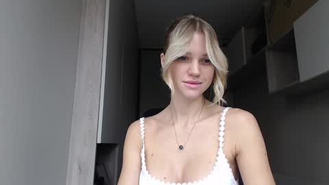 Milana online show from 12-04-25, 10:46