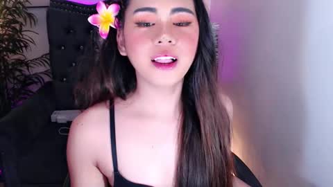 qt_luna18 online show from 12-06-24, 05:11