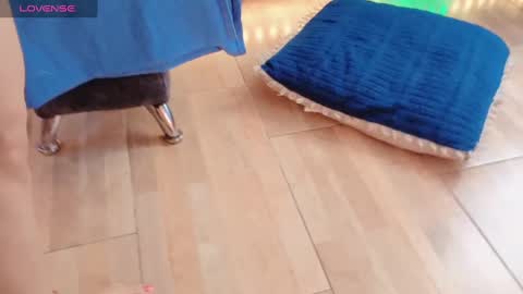 Queen And King online show from 02-11-25, 07:05