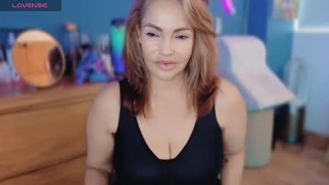 Queen And King online show from 02-15-25, 04:56