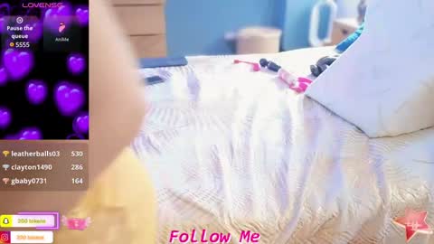 Queen And King online show from 02-24-25, 05:31