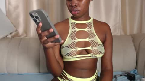 Snapshot of quaine_ryleighn chatting on 06-13-26, 09:29 RYLEIGHN online show from 06-13-26, 09:29