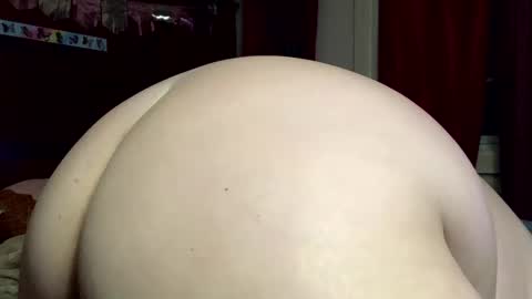 Snapshot of queeeendeepthrot chatting on 10-25-25, 02:52 Bigtitanalslut online show from 10-25-25, 02:52