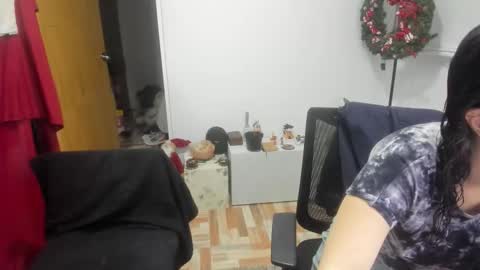 queemking online show from 01-11-26, 01:21