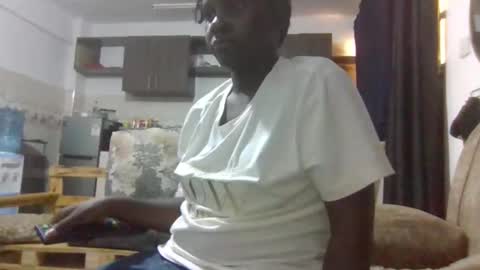 queen014 online show from 11-21-25, 12:04