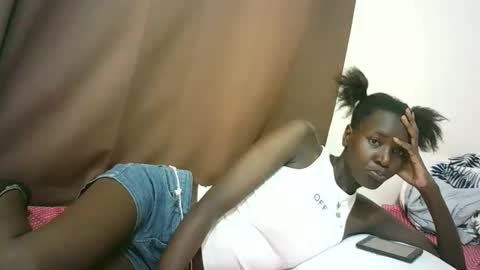 Snapshot of queen_0012 chatting on 04-15-26, 11:28 asher online show from 04-15-26, 11:28