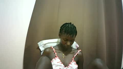 Snapshot of queen_0012 chatting on 04-21-26, 05:14 asher online show from 04-21-26, 05:14