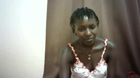 Snapshot of queen_0012 chatting on 04-24-26, 07:00 asher online show from 04-24-26, 07:00