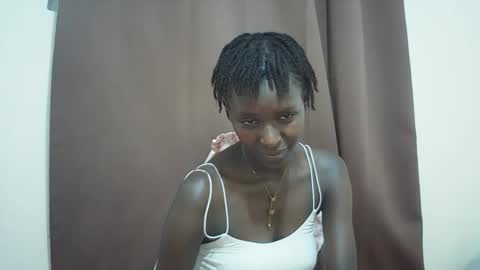 Snapshot of queen_0012 chatting on 04-29-26, 06:58 asher online show from 04-29-26, 06:58