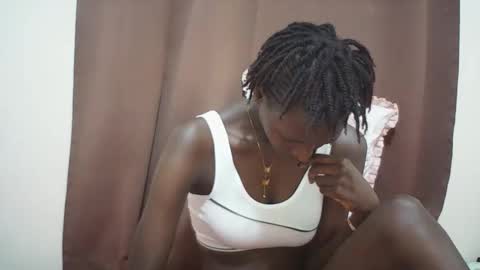 Snapshot of queen_0012 chatting on 05-04-26, 06:31 asher online show from 05-04-26, 06:31