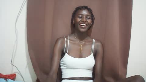 Snapshot of queen_0012 chatting on 05-10-26, 06:35 asher online show from 05-10-26, 06:35