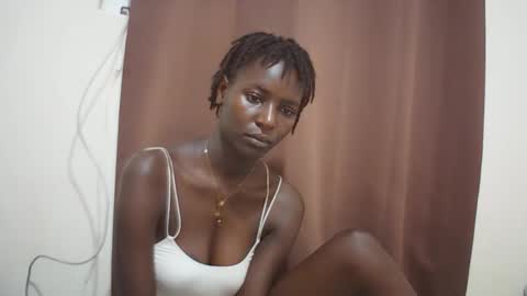 Snapshot of queen_0012 chatting on 05-11-26, 05:10 asher online show from 05-11-26, 05:10